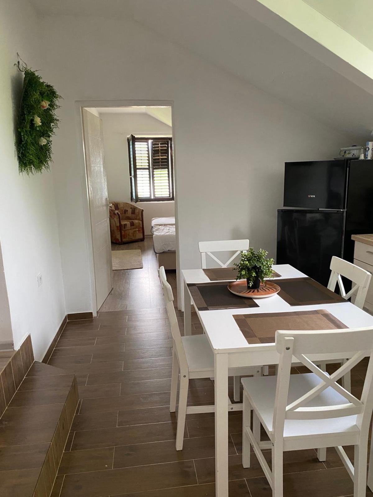 Tina Apartment Tekija  ภายนอก รูปภาพ